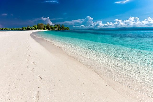 Cambodian coast sanctuary for bright sand and low-noise tropical calm