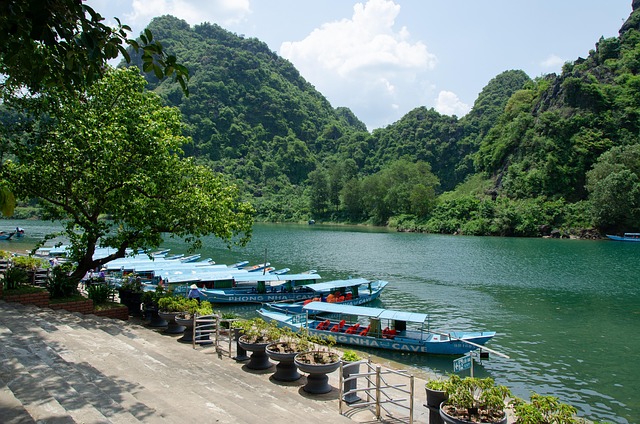 Chinese karst haven where green peaks and river mist absorb the noise