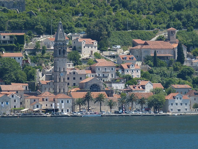 Kotor Bay Lodges for Sea Roads