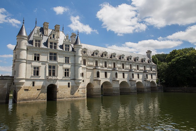 Loire Valley Lodges for Castle Views