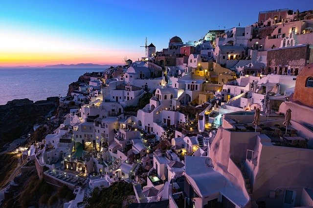 Santorini Lodges for Sunset Breaks